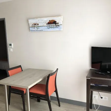 Yatt Hotel